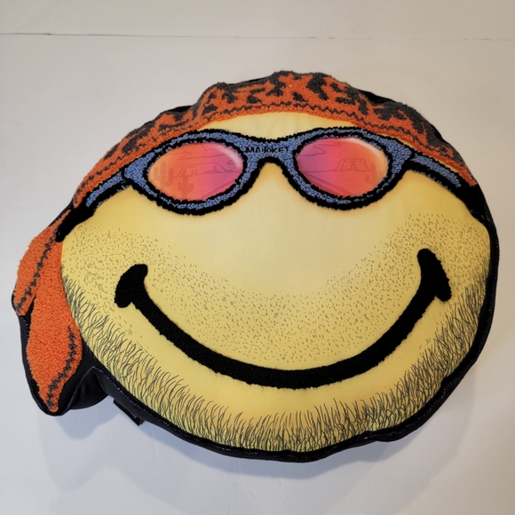 Market SMILEY® SMILEY DON’T HAPPY BE WORRY PILLOW Market Studio NEW! - Picture 5 of 11